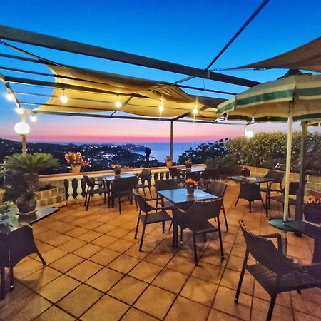 Hotel Ape Regina Casamicciola Terme Екстер'єр фото