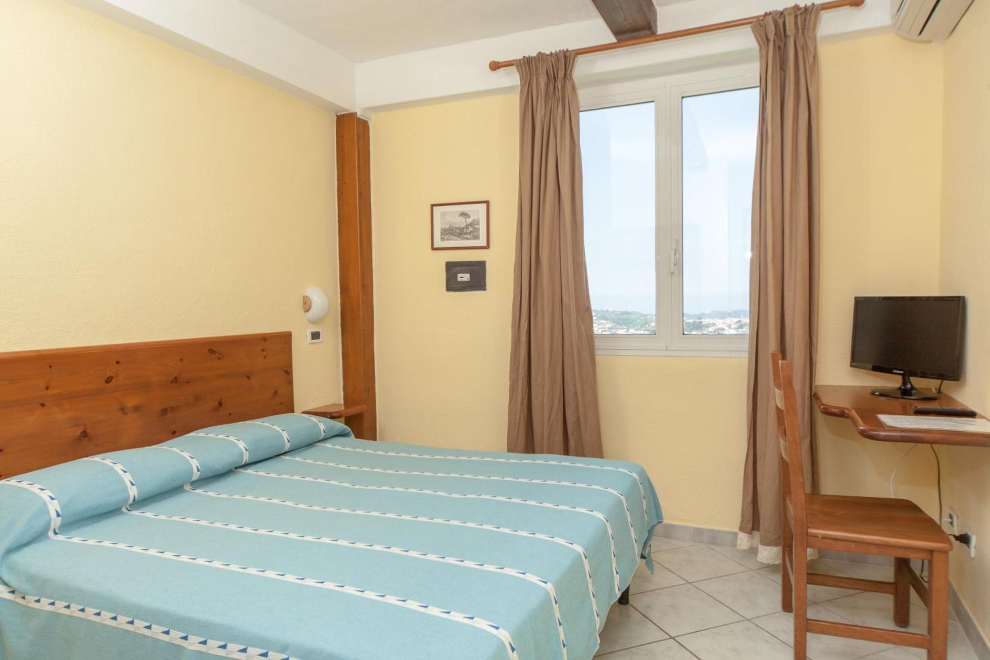 Hotel Ape Regina Casamicciola Terme Номер фото